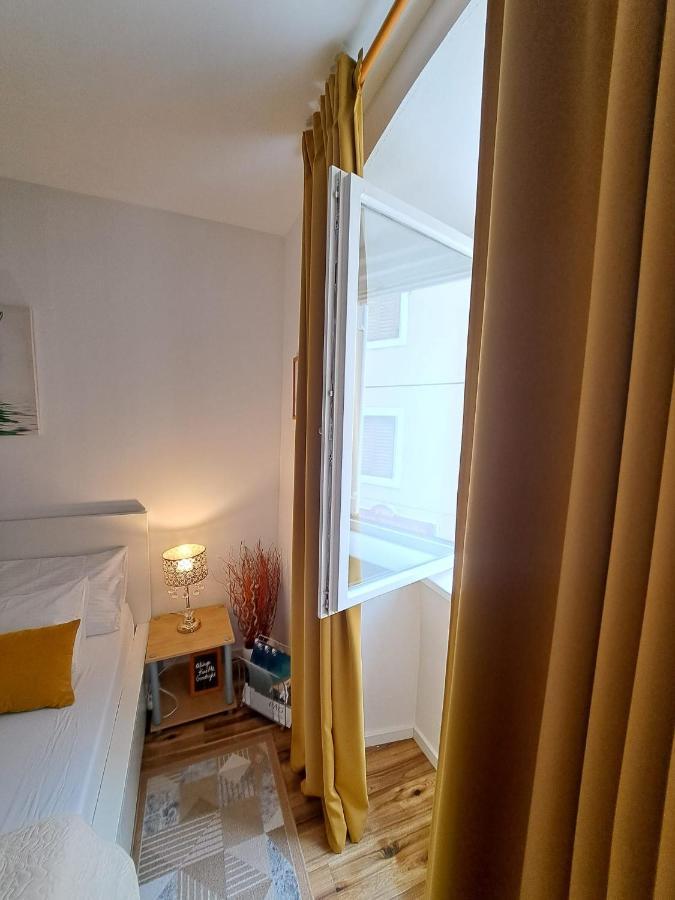 Old Town With Parking Apartment Pag Town Bagian luar foto
